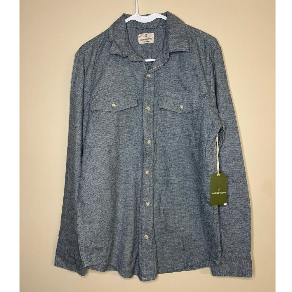 Mutual Weave Lt Blue Chambray Button Down Shirt Long Sleeve Mens Size Medium New